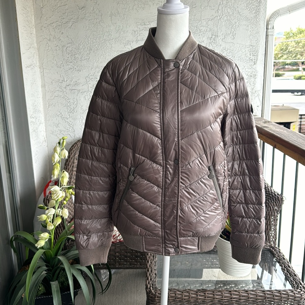 Bernardo Puffy Jacket Size Small